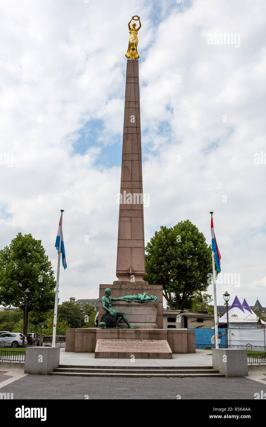 Luxembourg City, Luxembourg.  Gelle Fra (Golden Lady) Monument, a War Memorial. Stock Photo