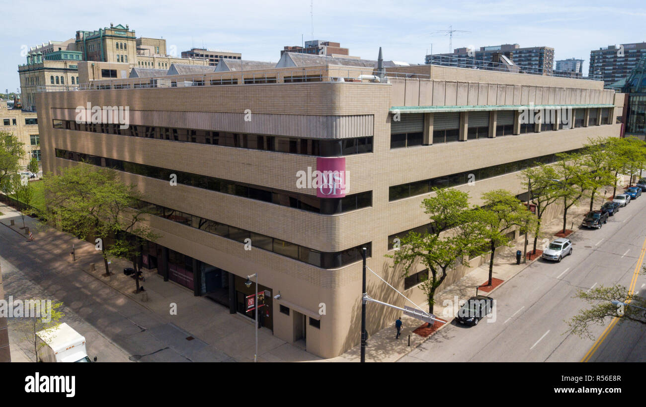 Milwaukee center hi-res stock photography and images - Alamy