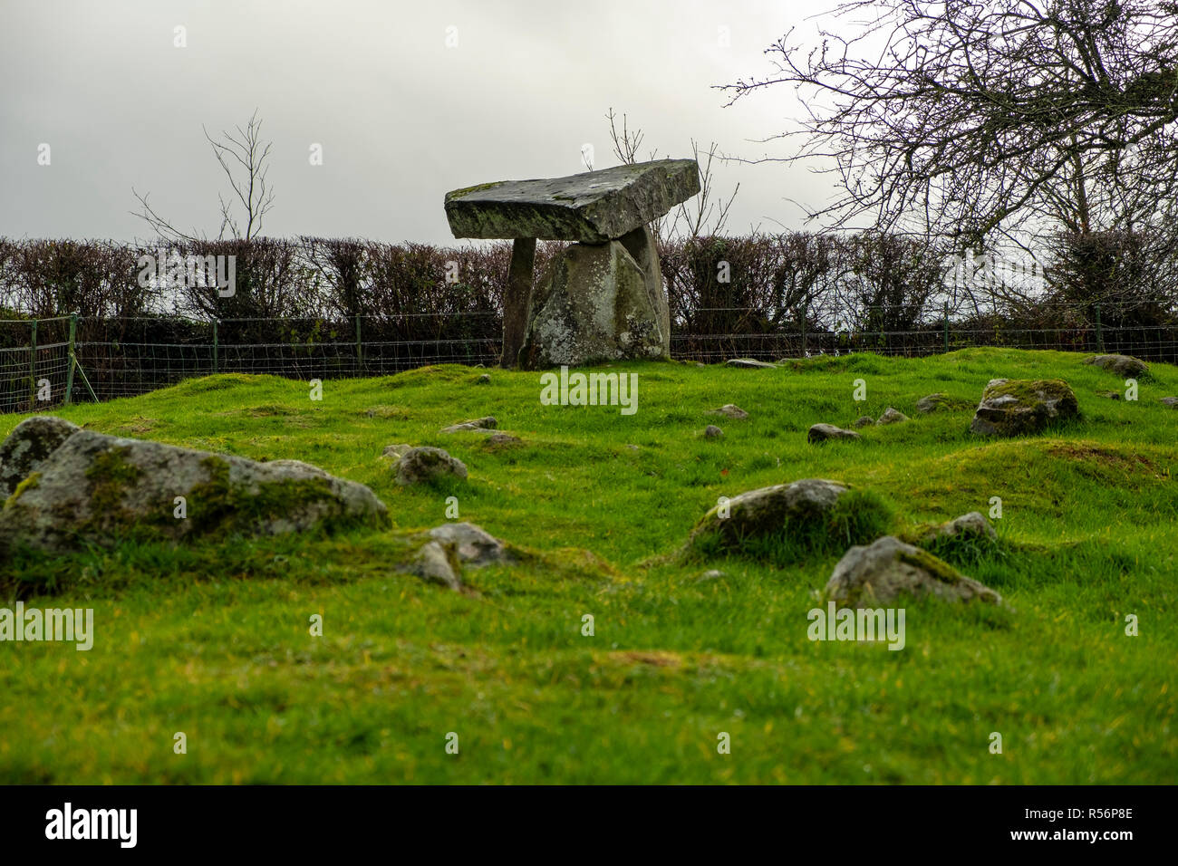 BallyKeel Dolmen and Cain at the Ring of Gullion Area of Outstanding Natural Beauty Stock Photo