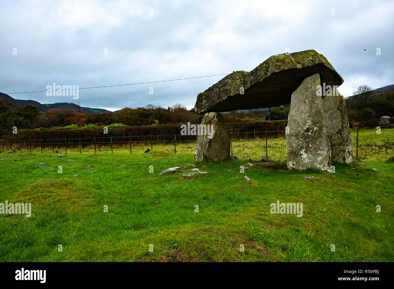 BallyKeel Dolmen and Cain at the Ring of Gullion Area of Outstanding Natural Beauty Stock Photo