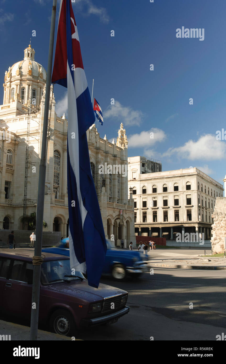 Flag hanging half-staff for Fidel Castro's death. 4 december 2016 Havana, Cuba Stock Photo