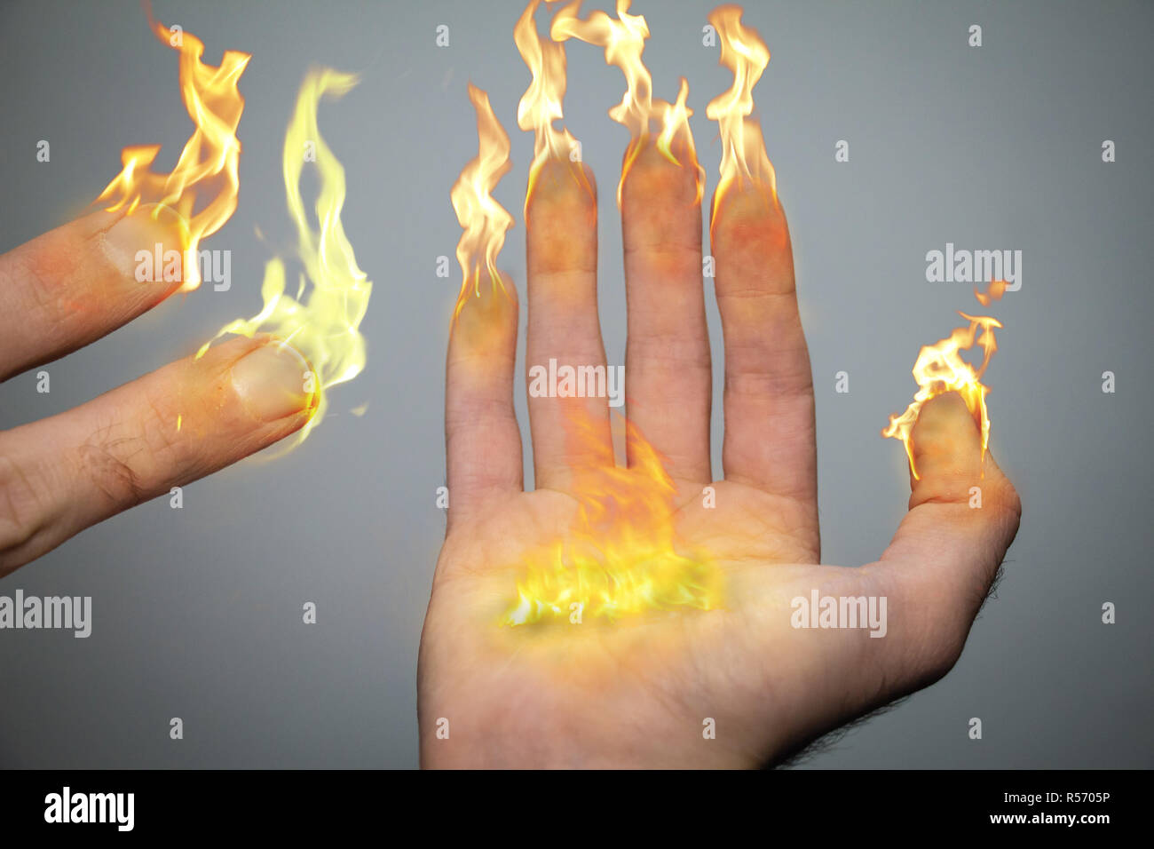 Пламя в руке. Огонь на ладони. Сгорающие в огне ладони. Огненная ладонь. Огненный шар в руке.