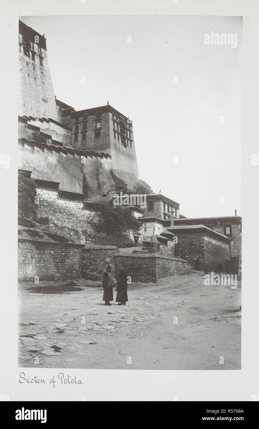 Section of Potola, [Lhasa]. . 'Tibet'. Curzon collection. c.Aug 1904. 89 prints 295x190mm to 200x1825 Platinum prints. Source: Photo 430/53.(75). Author: White, John Claude. Stock Photo