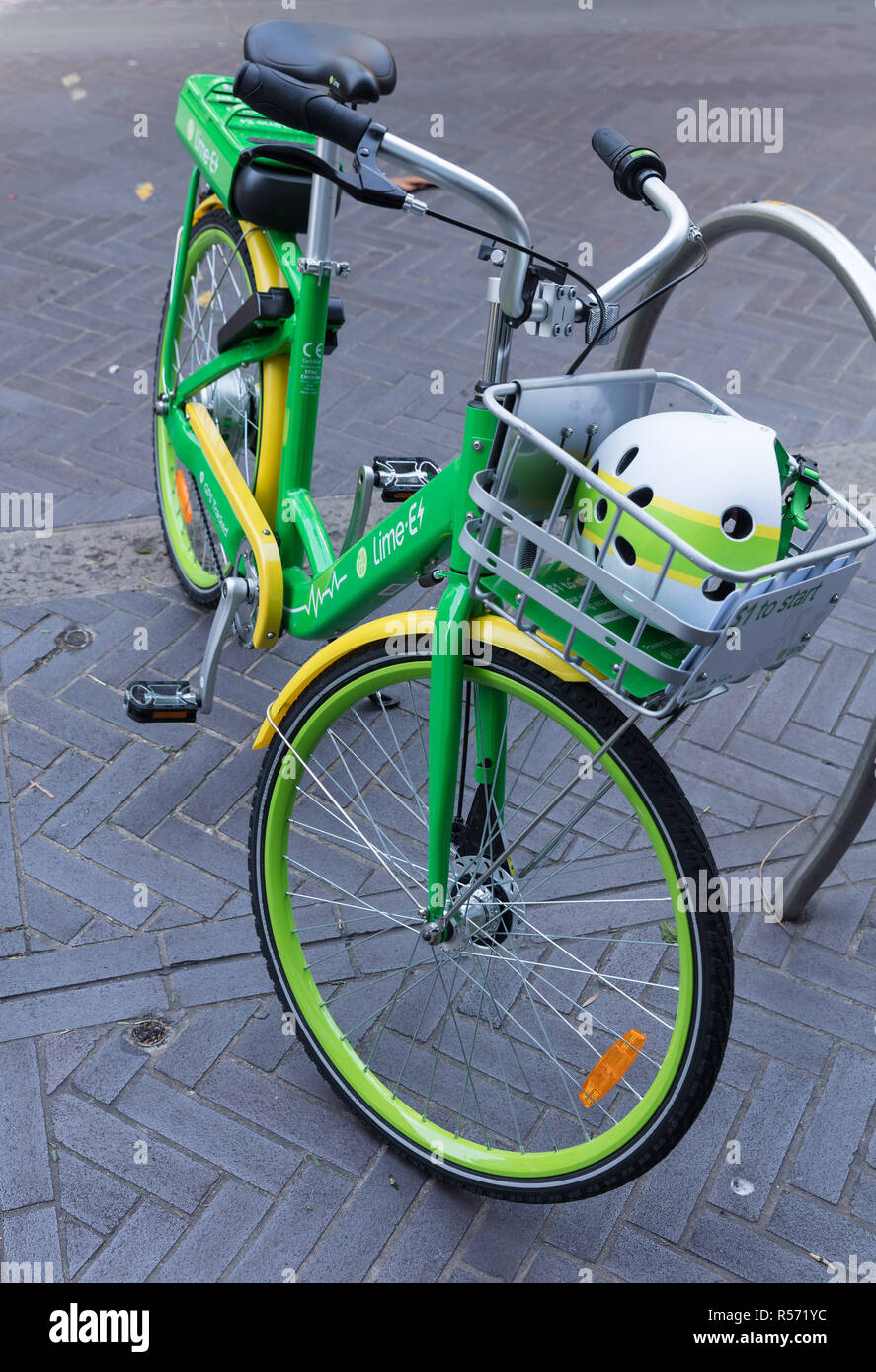 Electric Lime bikes in Sydney, Australia Stock Photo