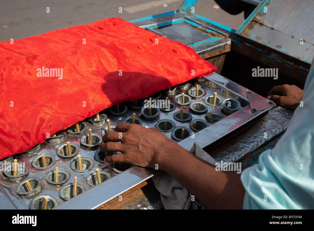 Peddler selling handmade icecreams, Old Delhi, India Stock Photo
