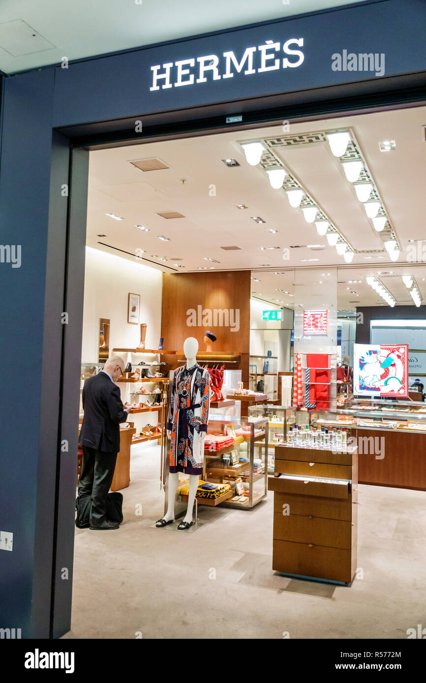 burberry store heathrow terminal 5