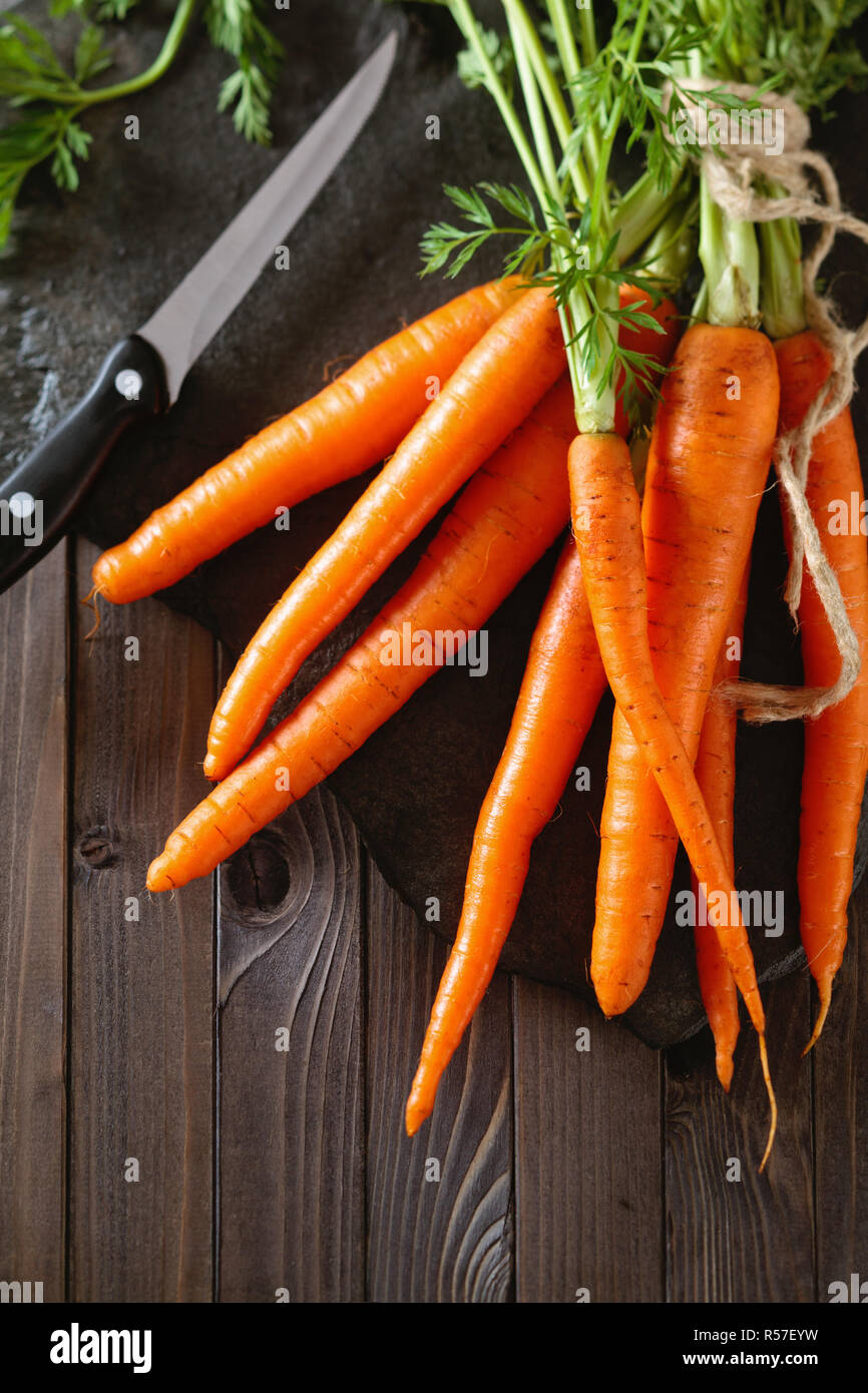 Heap of ripe carrots Stock Photo - Alamy