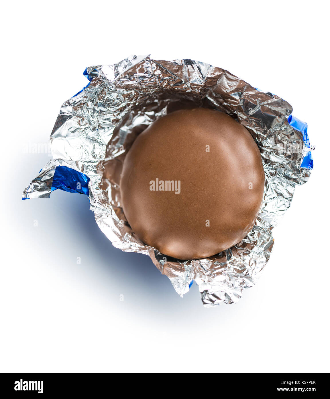 https://c8.alamy.com/comp/R57PEK/chocolate-biscuit-wrapped-in-aluminium-foil-R57PEK.jpg