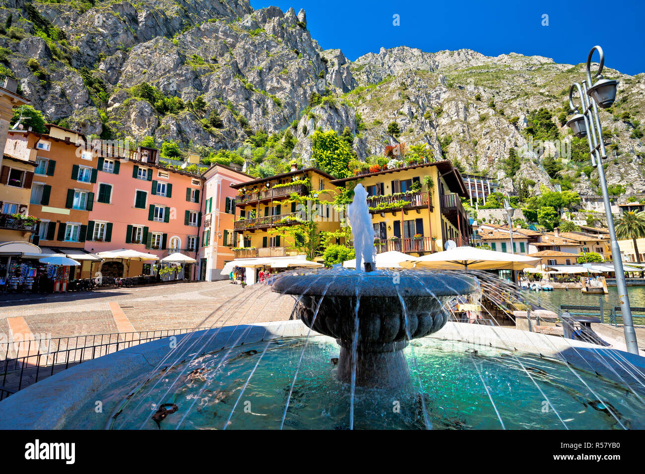 Limone sul garda fountain hi-res stock photography and images - Alamy
