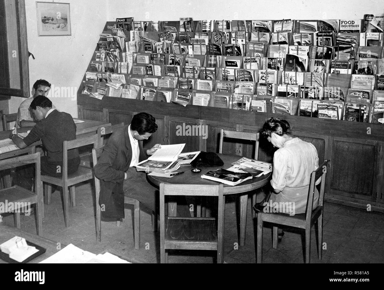 January 1950 - U.S.I.S. Reading Room, Rome, Italy Stock Photo