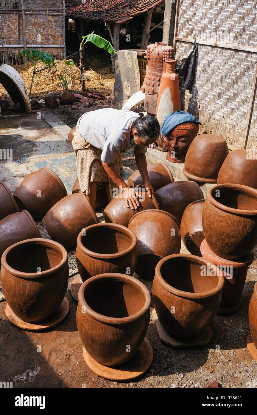 Traditional pottery Kasongan, Yogyakarta Stock Photo Alamy