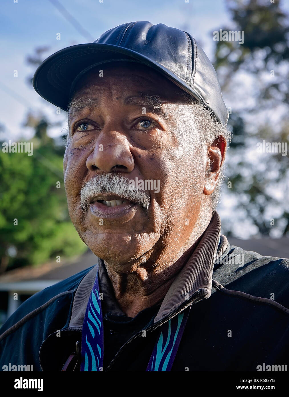 New York Mets Hall of Famer Cleon Jones takes a break from painting a ...