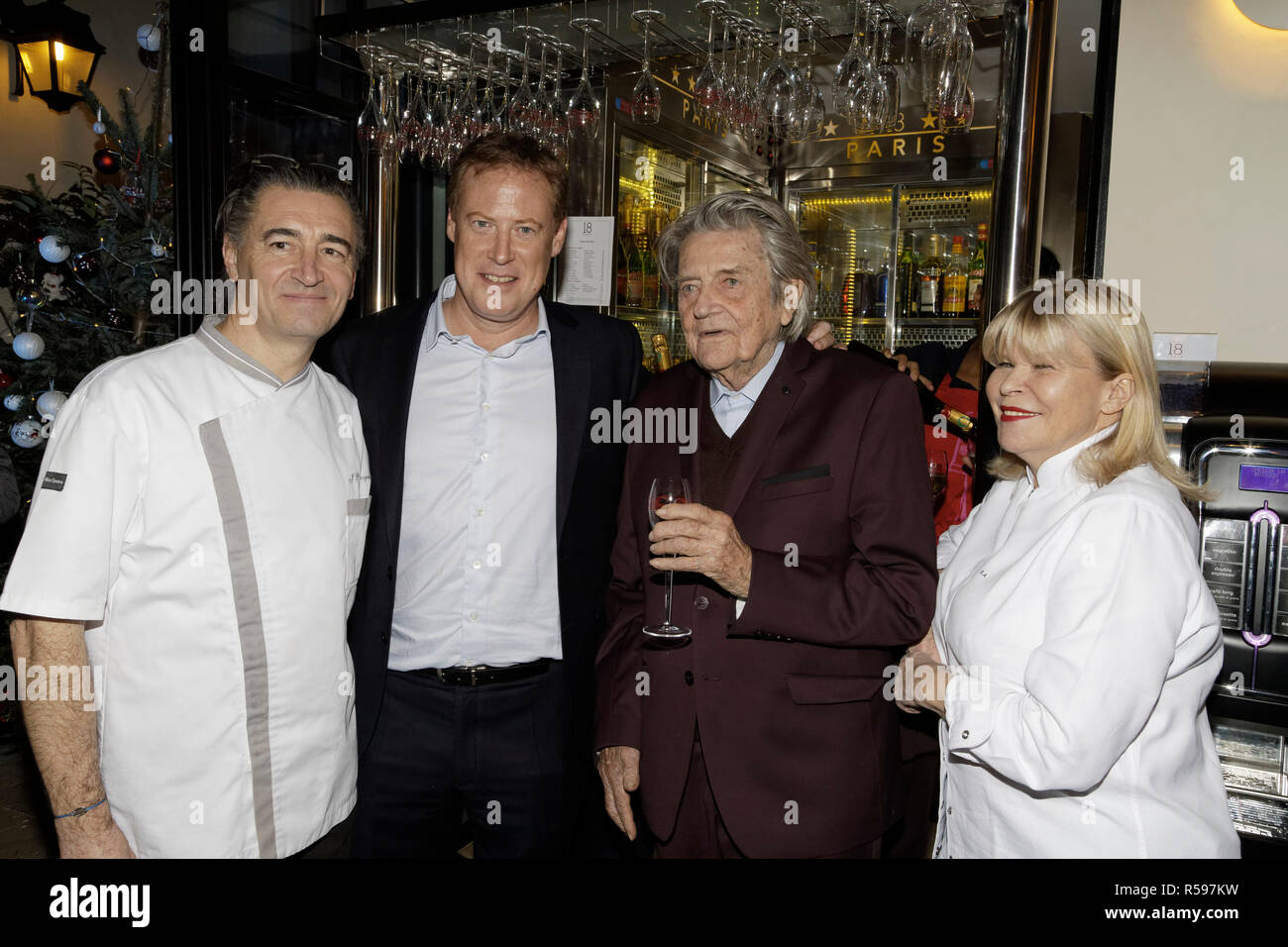 Paris, France. 29th Nov, 2018. Chef Jean-Pierre Jacquin, Thomas Chaumette, Film-maker Jean-Pierre Mocky and Chef Ghislaine Arabian - Jean-Eric Duluc, President of the International Federation of Tourism awarded the 2018 Lauriers d'or of Excellence International Hotel Tourism to Thomas Chaumette, of Best Western Hotel Le 18 Paris, on November 29, 2018. Credit: Bernard Menigault/Alamy Live News Stock Photo