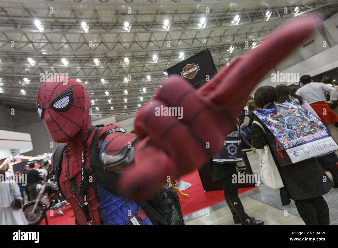 Chiba, Japan. 30th Nov, 2018. A cosplayer dressed as Spider-Man poses for a photograph during the Tokyo Comic Con 2018 at Makuhari Messe International Exhibition Hall in Chiba. Organizers expect approx. 50,000 visitors during the third annual edition of Tokyo Comic Con which is taking place from November 30 to December 2. Credit: Rodrigo Reyes Marin/ZUMA Wire/Alamy Live News Stock Photo