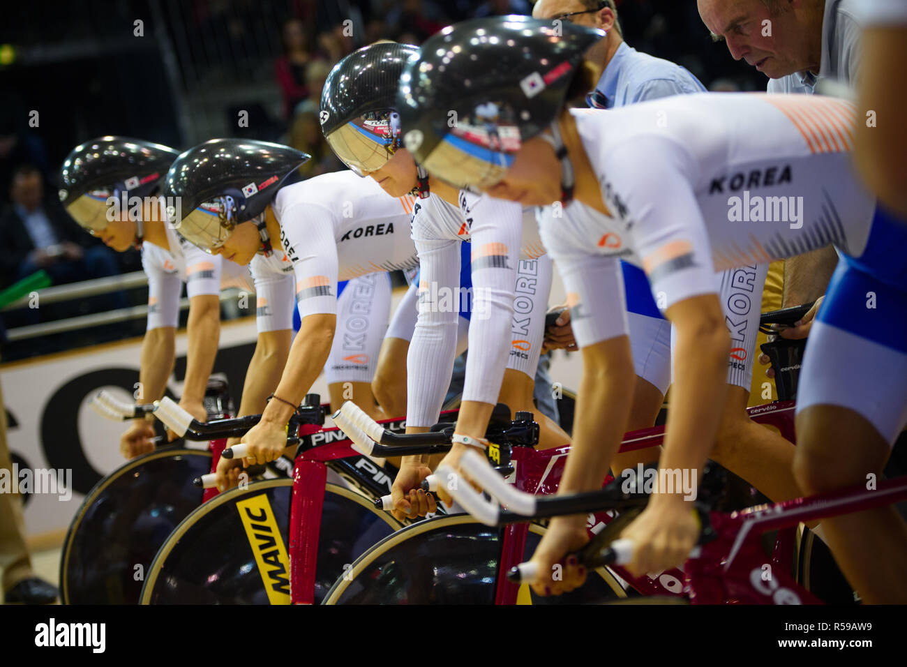 track cycling pedals