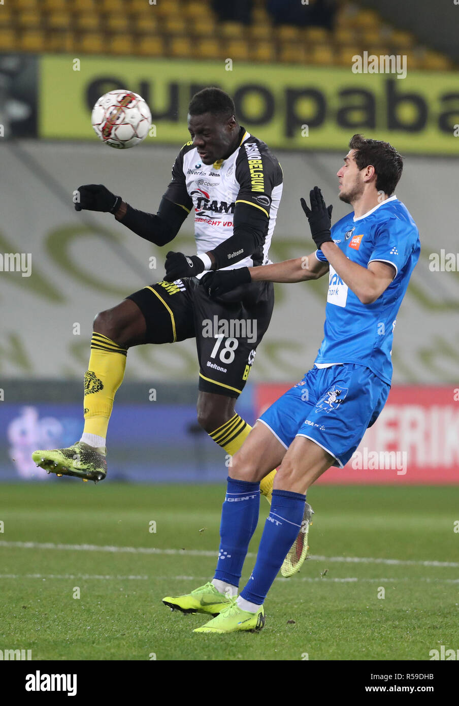 LOKEREN, BELGIUM - NOVEMBER 30 : Bambo Diaby and Roman Yaremchuk fight for  the ball during the Jupiler Pro League match day 17 between Sporting  Lokeren and Kaa Gent on November 30,