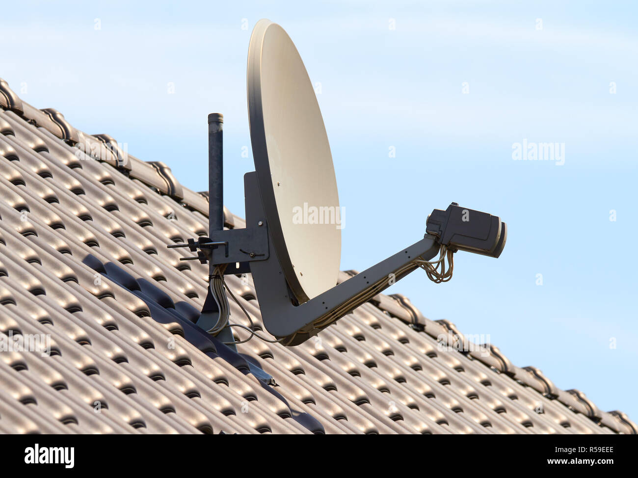 Parabolic mirror dish hires stock photography and images Alamy