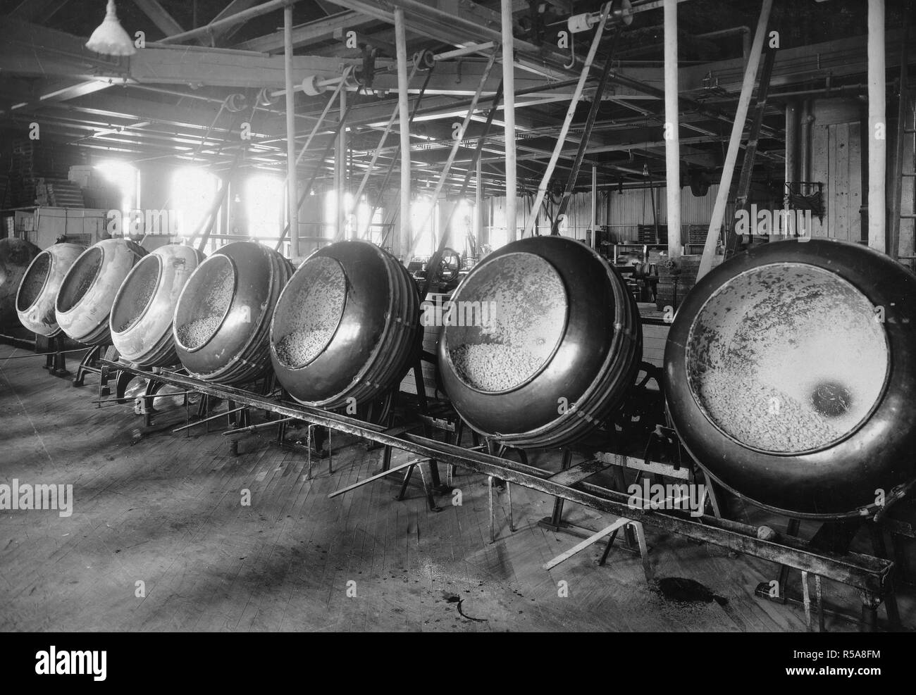 Early 1900s candy making hi-res stock photography and images - Alamy