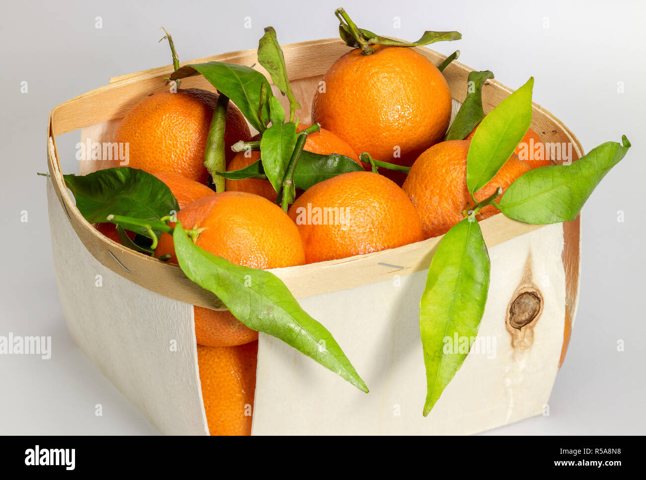 oranges in a wooden box Stock Photo - Alamy