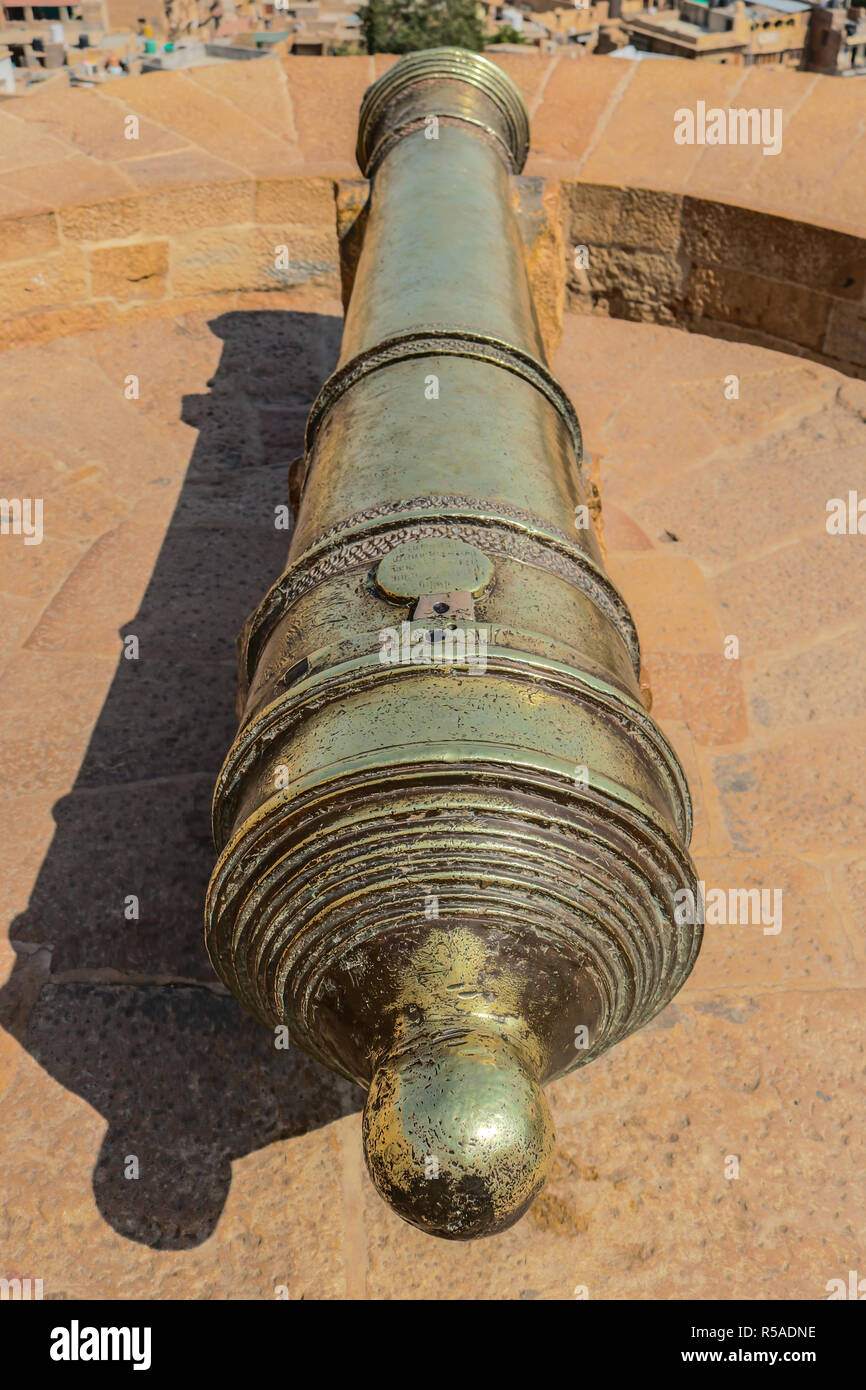 Old cannon kept on the display to the top of Jaisalmer Fort Stock Photo