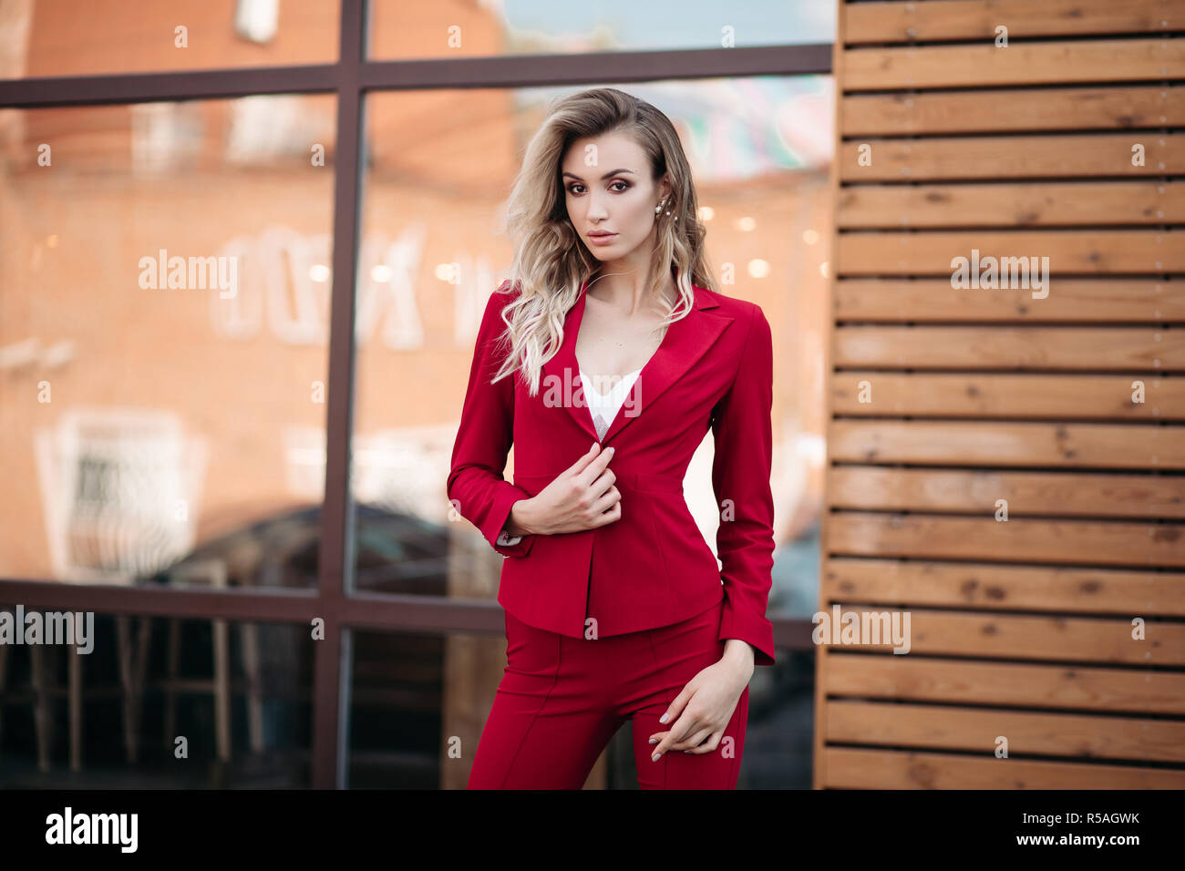 Dark red suit hi-res stock photography and images - Alamy