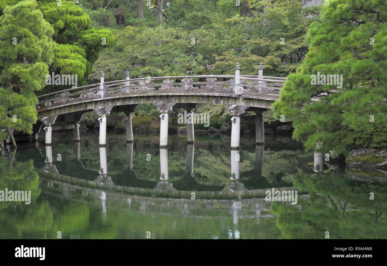 bridge in the imperial palace gardens kyoto japan Stock Photo - Alamy