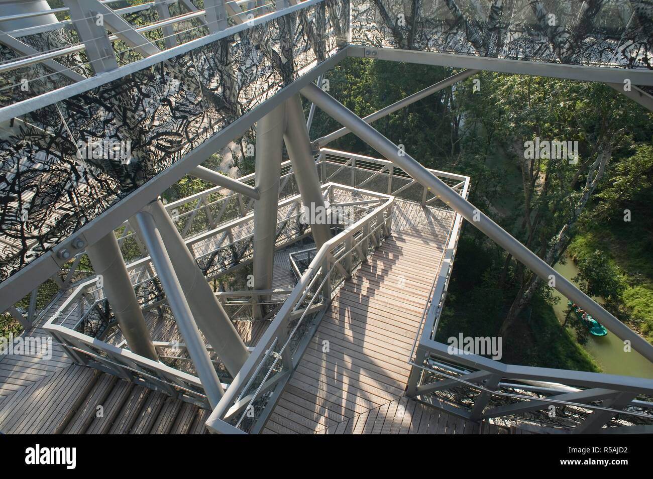 Österreich, Niederösterreich, Tulln, Gartenschau 2008, Baumwipfelweg, Architekt Ernst Maurer 2008 - Austria, Lower Austria, Tulln, Garden Exhibition 2 Stock Photo