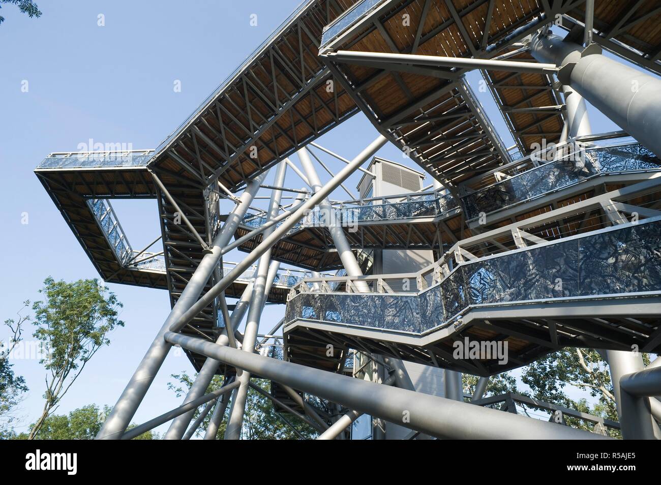 Österreich, Niederösterreich, Tulln, Gartenschau 2008, Baumwipfelweg, Architekt Ernst Maurer 2008 - Austria, Lower Austria, Tulln, Garden Exhibition 2 Stock Photo