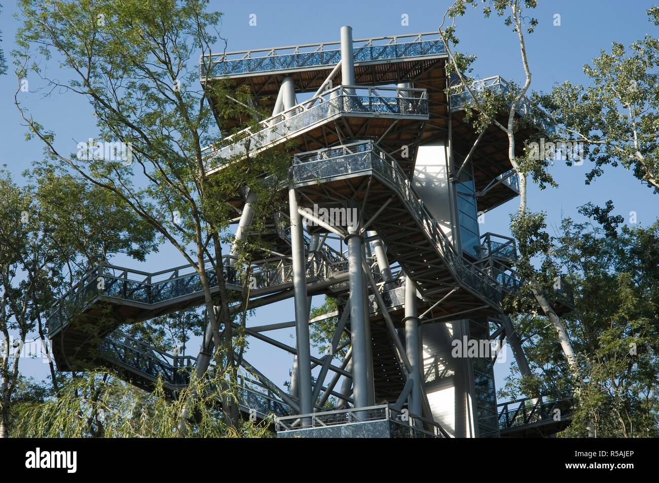 Österreich, Niederösterreich, Tulln, Gartenschau 2008, Baumwipfelweg, Architekt Ernst Maurer 2008 - Austria, Lower Austria, Tulln, Garden Exhibition 2 Stock Photo