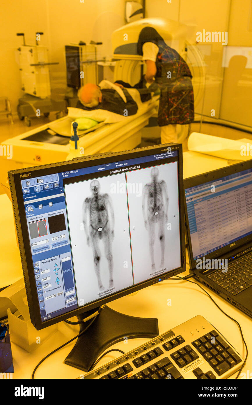 Bone scintigraphy, nuclear medicine department. Stock Photo