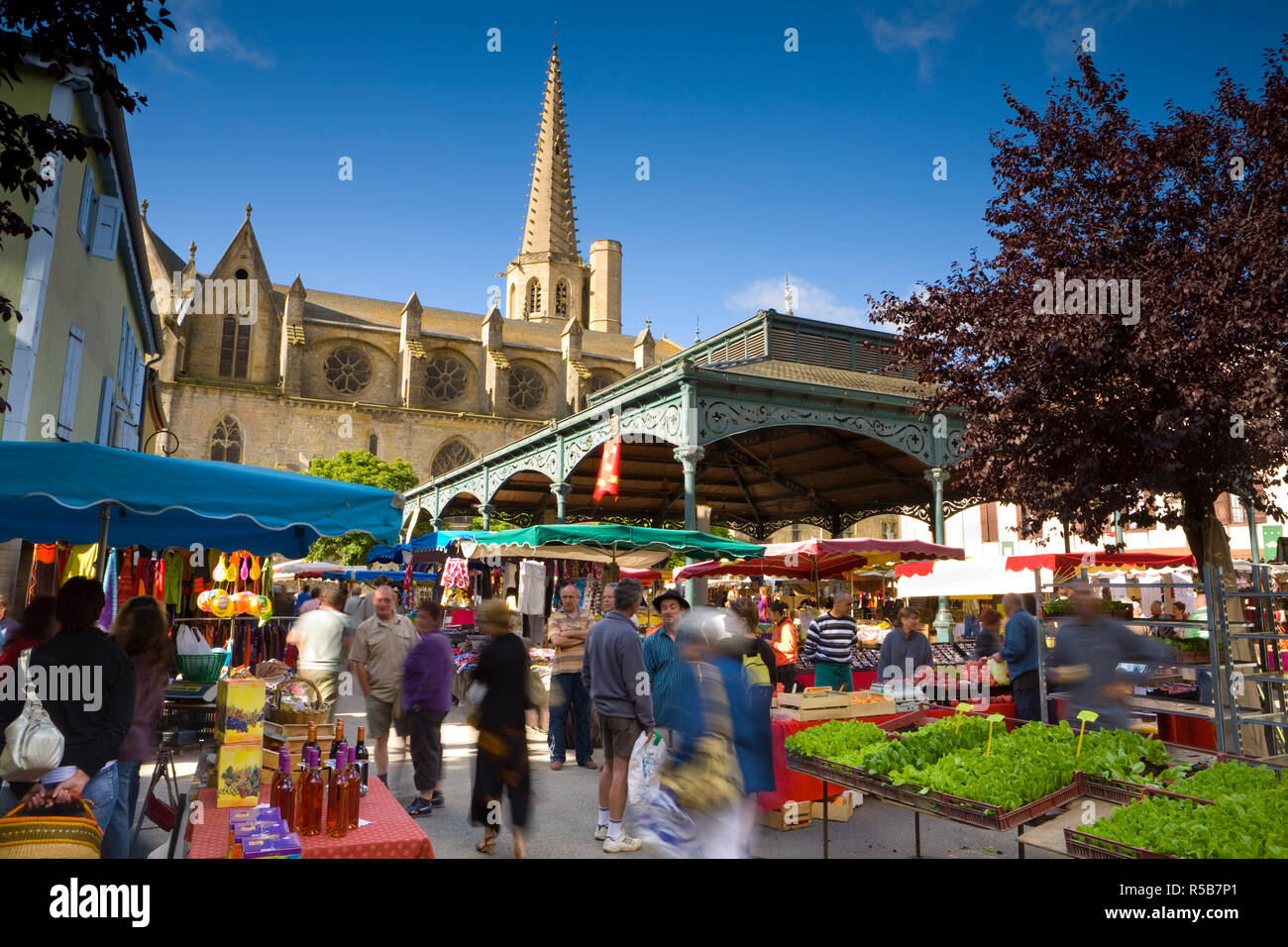 Market Day, Mirepoix, Ariege, Pyrenees, France Stock Photo