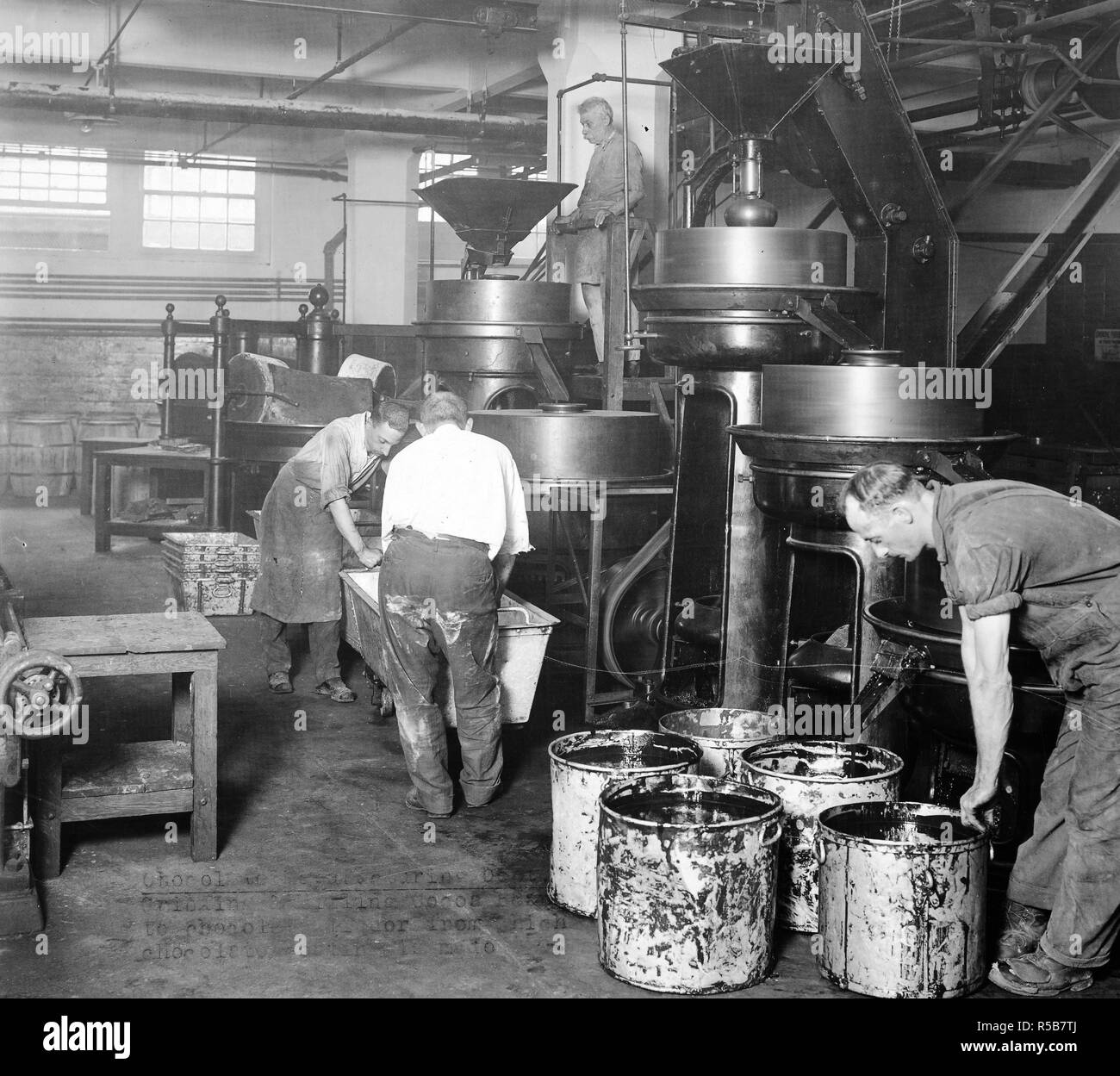 Grinding cocoa beans hires stock photography and images Alamy