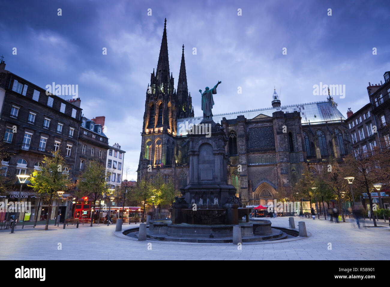 France, Puy-de-Dome Department, Auvergne Region, Clermont-Ferrand, Place de la Victoire, Cathedrale-Notre-Dame Stock Photo