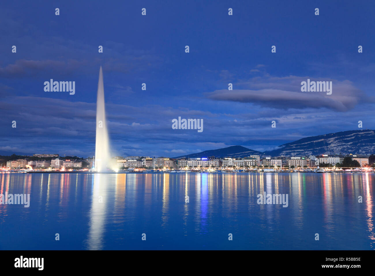 Switzerland, Geneva, Lake Geneva / Lac Leman and Jet d'Eau Fountain