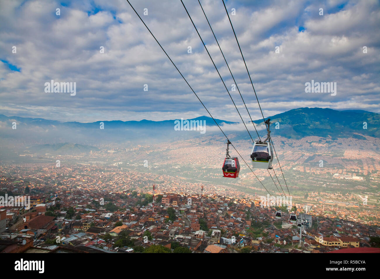 Colombia, Antioquia, Medellin, Santo Domingo, Cable car on the metro metrocable extension Stock Photo