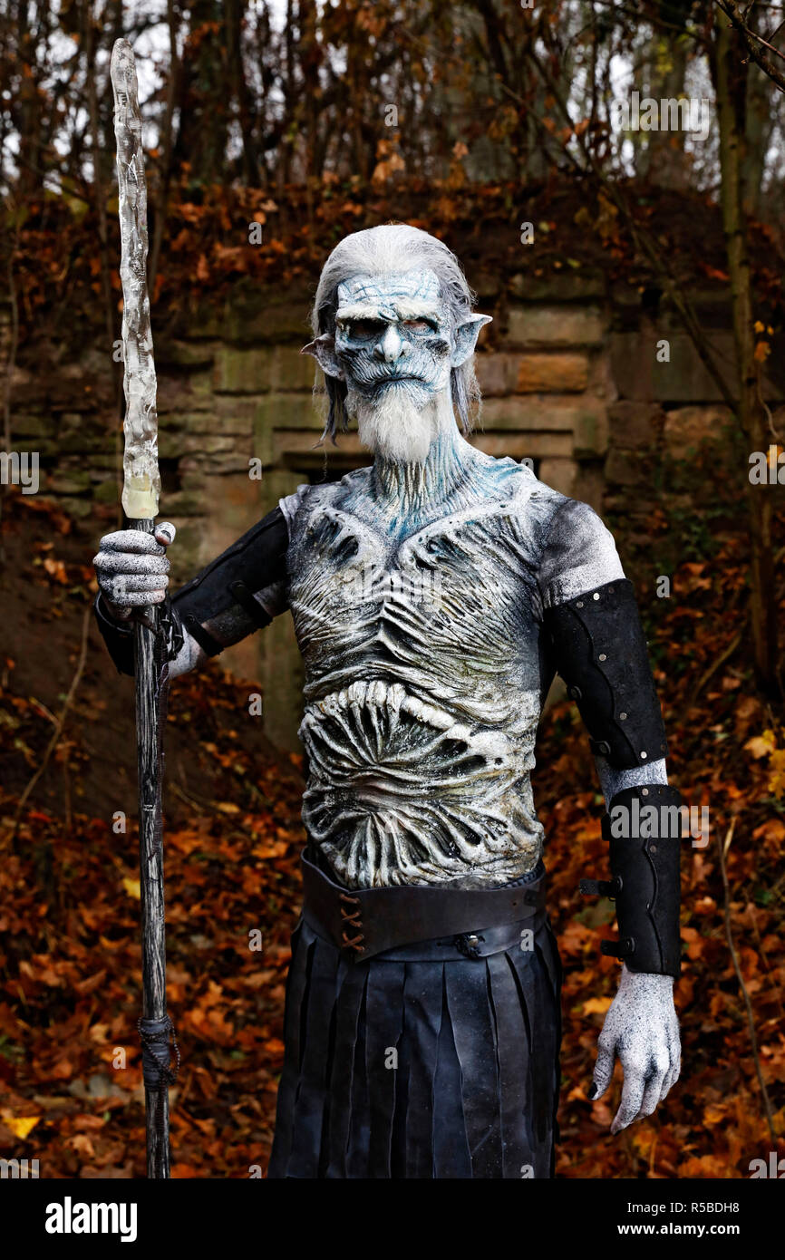 GEEK ART - Bodypainting meets SciFi, Fantasy and more: 'Game of Thrones' Photoshooting with Torben as White Walker in the Ruin of Calenberg Castle in  Stock Photo