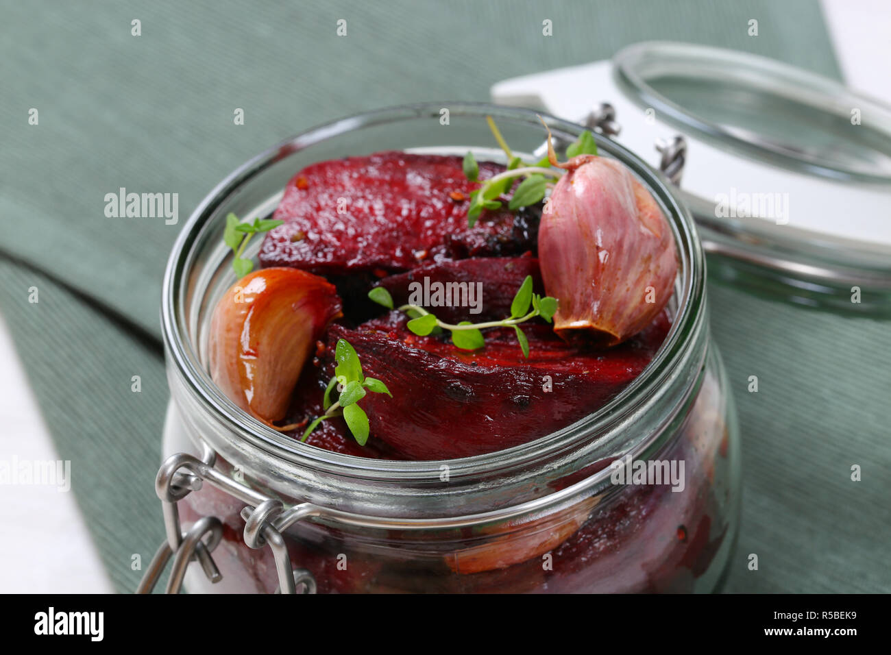 baked beetroot with garlic and thyme Stock Photo - Alamy