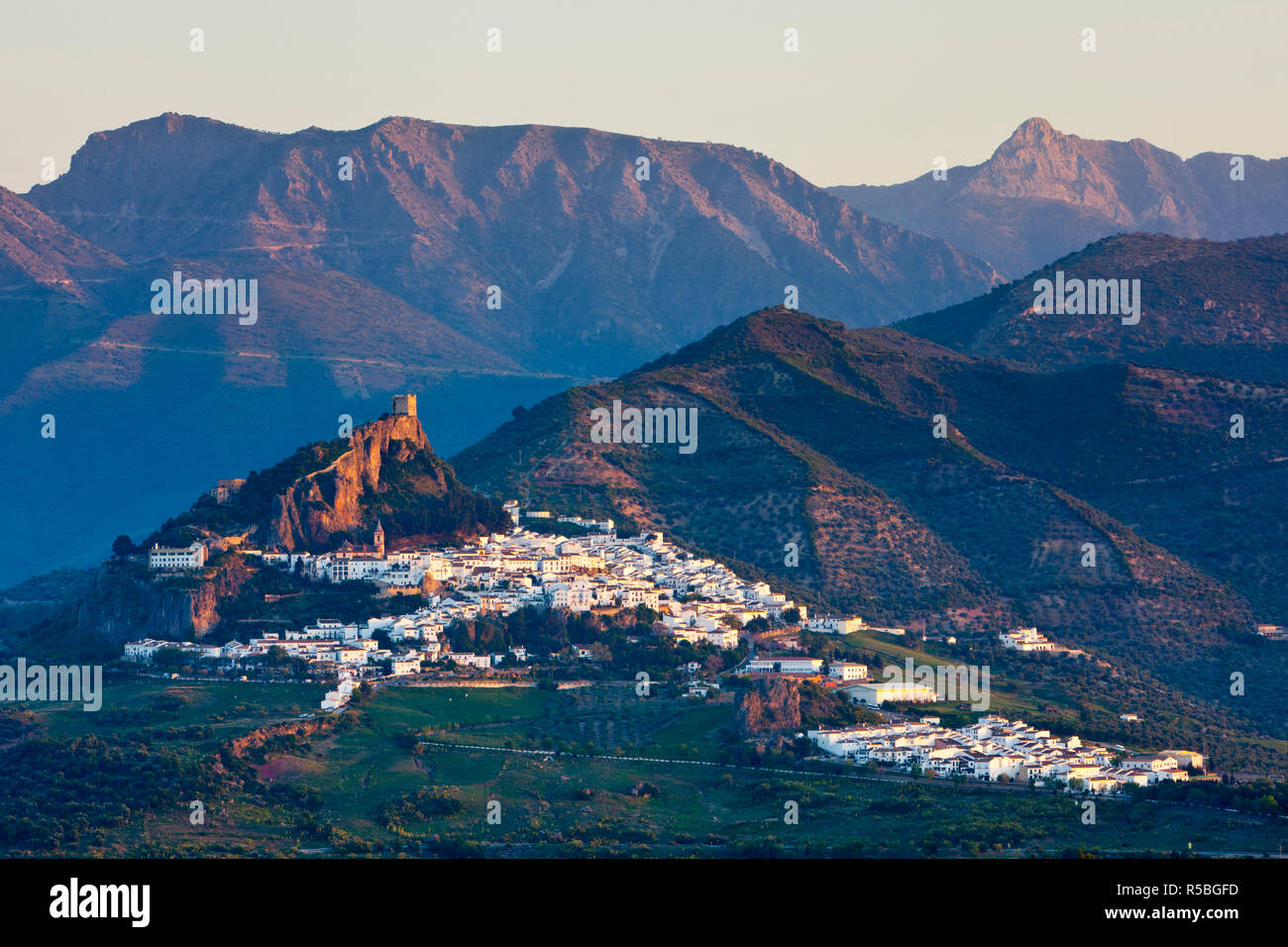 The whitewashed village of Zahara de la Sierra at sunset, Zahara de la ...