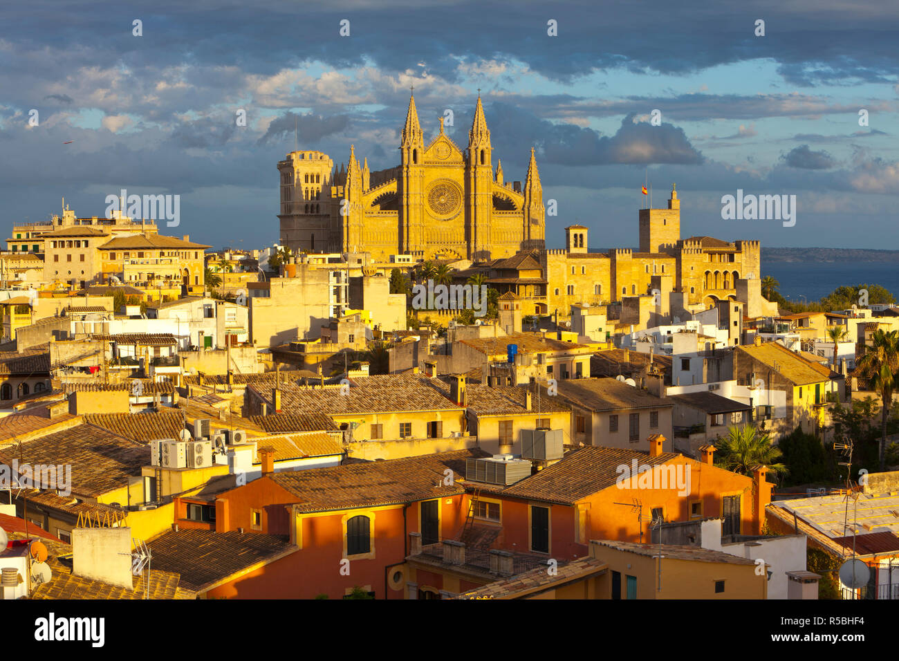 Cathedral La Seu and old town rooftops, Palma de Mallorca, Mallorca, Balearic Islands, Spain Stock Photo