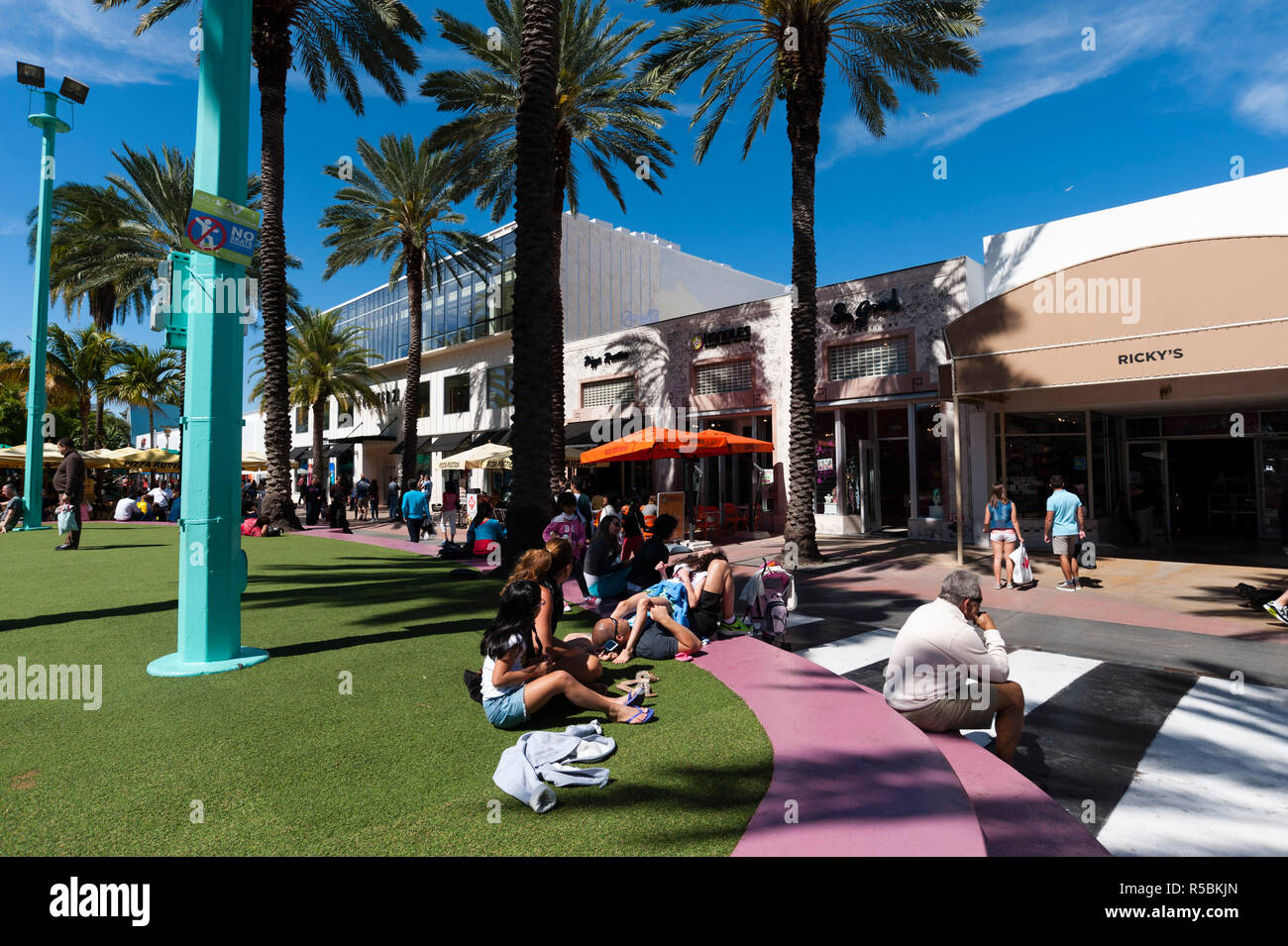 Lincoln road mall, South Beach, Miami Beach, Florida, USA Stock Photo ...