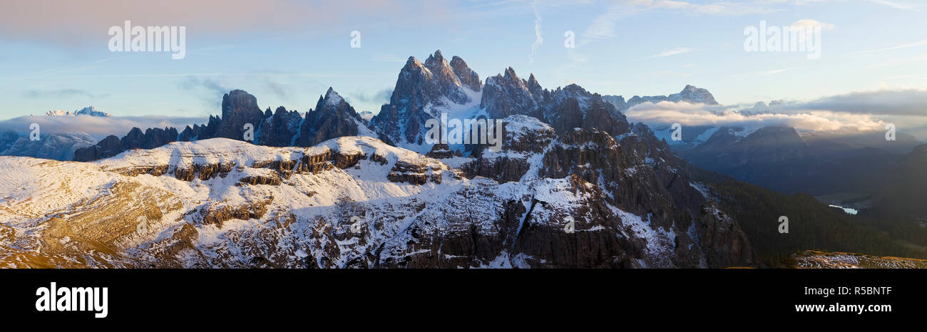 Italy, Trentino-Alto Adige, South Tyrol, Bolzano district, Alta Pusteria, Hochpustertal, Dolomiti di Sesto Natural Park, View of Dolomite Mountains Stock Photo
