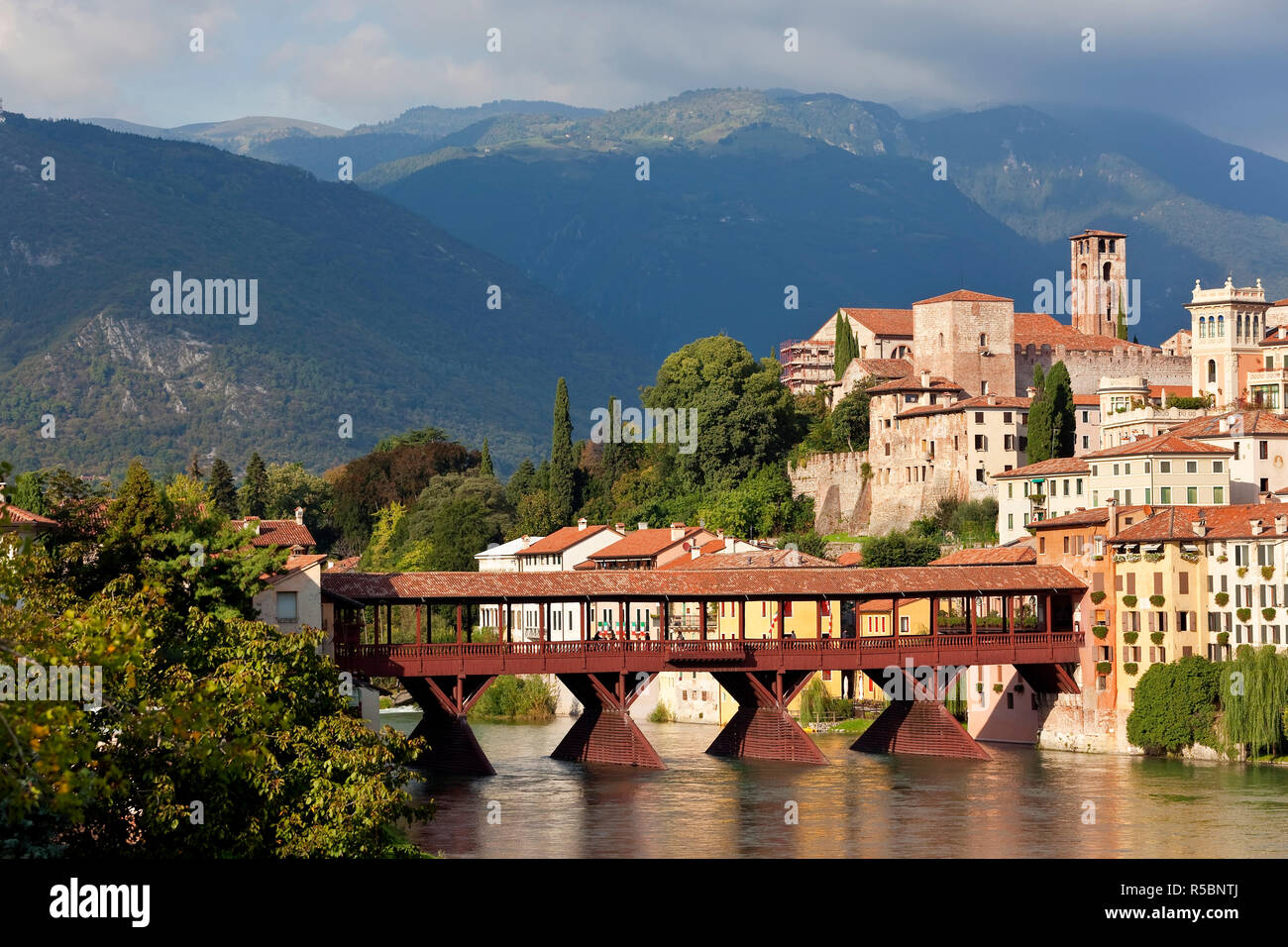 Italy, Veneto, Vicenza district, Bassano del Grappa, Brenta river and Ponte degli Alpini Stock Photo