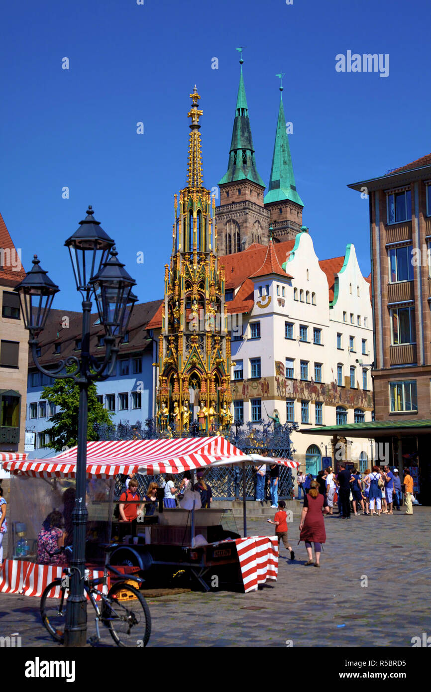Schoener Brunnen Fountain, Market Square and St. Sebaldus Church, Nuremberg, Bavaria, Germany Stock Photo