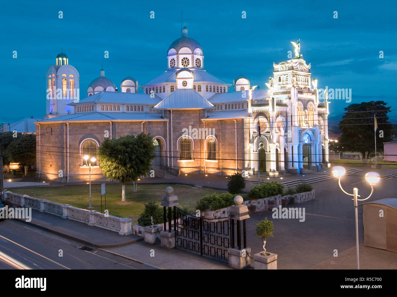 Costa Rica, Cartago, Basilica de Nuestra Senora de Los Angeles, Religious  Center, Black Madonna, 'La Negrita' Stock Photo - Alamy