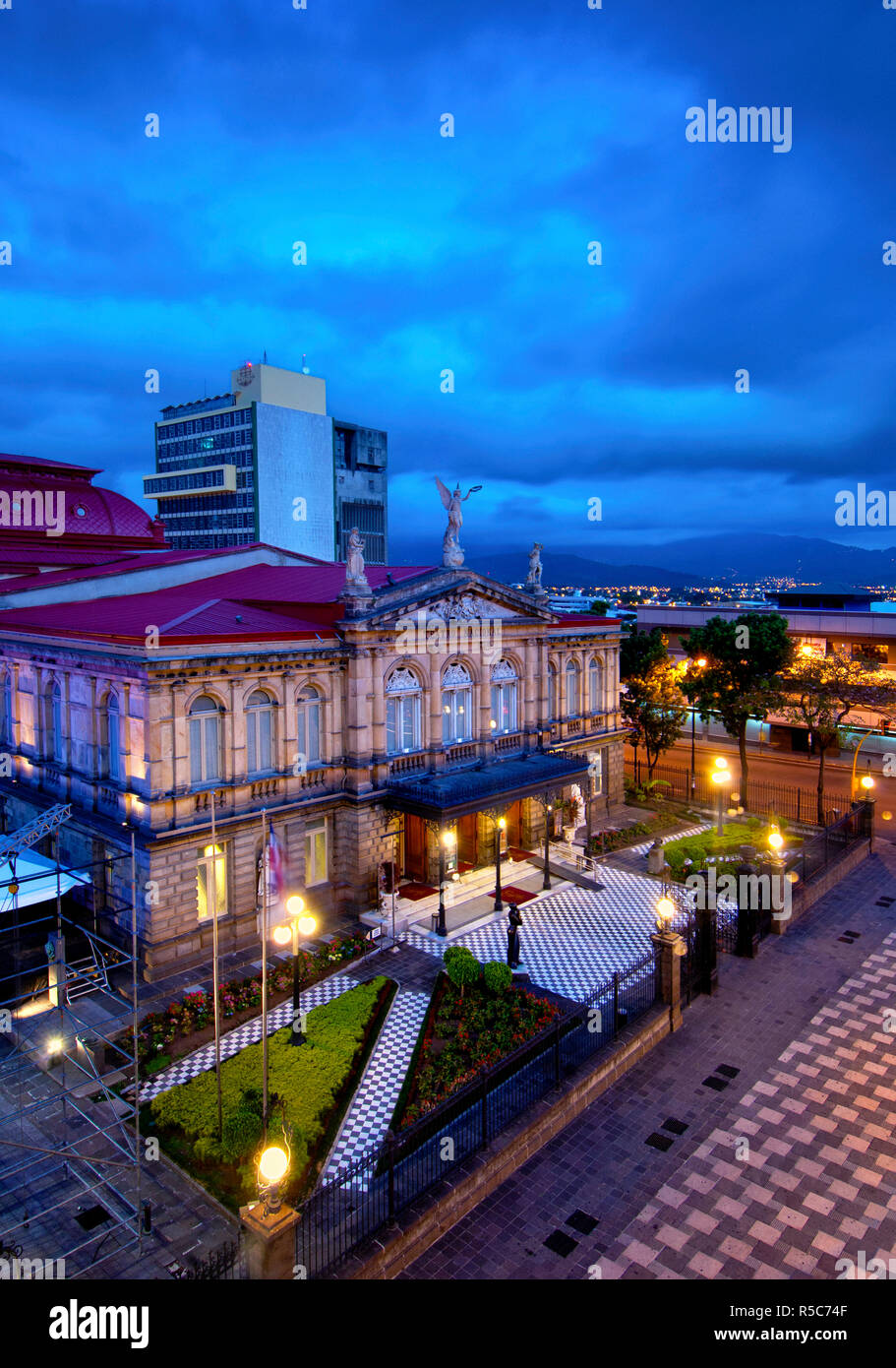 Costa Rica, San Jose, The National Theater, Built In 1897, Finest Historical Building In San Jose, Based On The Architecutre Of The Paris Opera House, The Plaza of Culture, Dawn Stock Photo