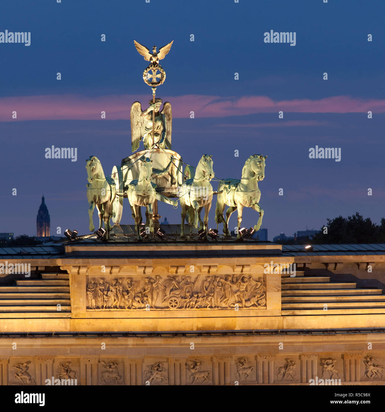 Quadriga Statue On Top Of The Brandenburg Gate Berlin Germany Stock Photo Alamy Quadriga Statue On Top Of The Brandenburg Gate Berlin Germany Stock Photo Alamy