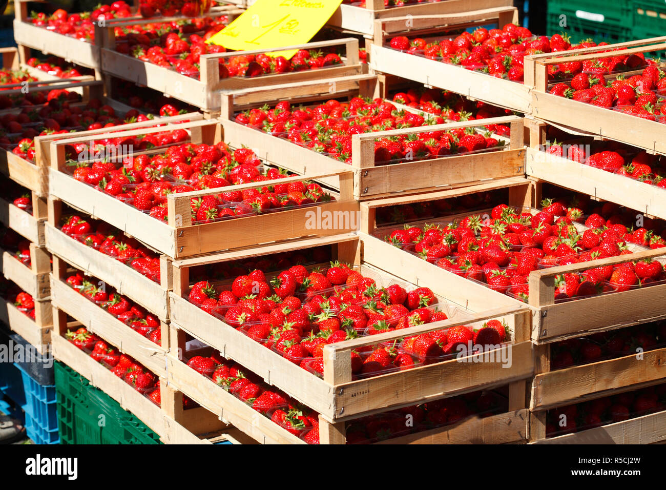Obststaende hires stock photography and images Alamy