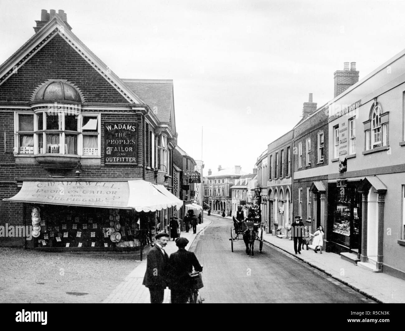 The thoroughfare woodbridge Black and White Stock Photos & Images Alamy