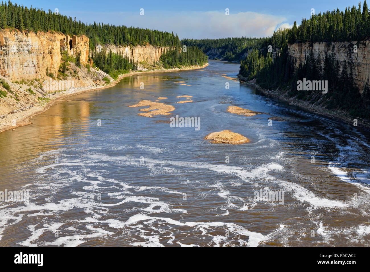 Hay River, Twin Falls Territorial Park, Northwest Territories, Canada