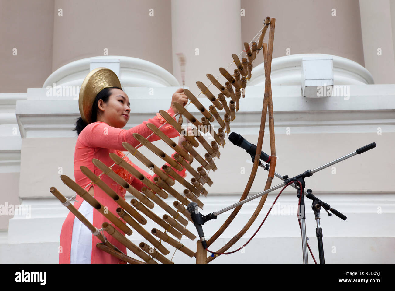 T Rung Instrument Vietnam, Ho Chi Minh City, The Opera House, Traditional Music Concert ...